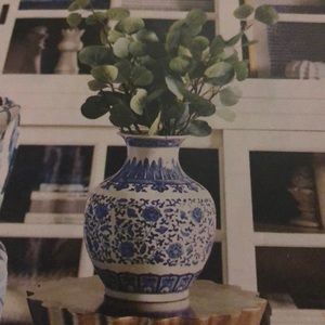 Meet your Posher, Helen